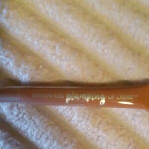 Revlon Kiss Plumping Lip Creme Brand New